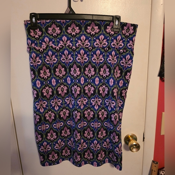 LuLaRoe Dresses & Skirts - Lularoe Floral Pencil Skirt Size XL